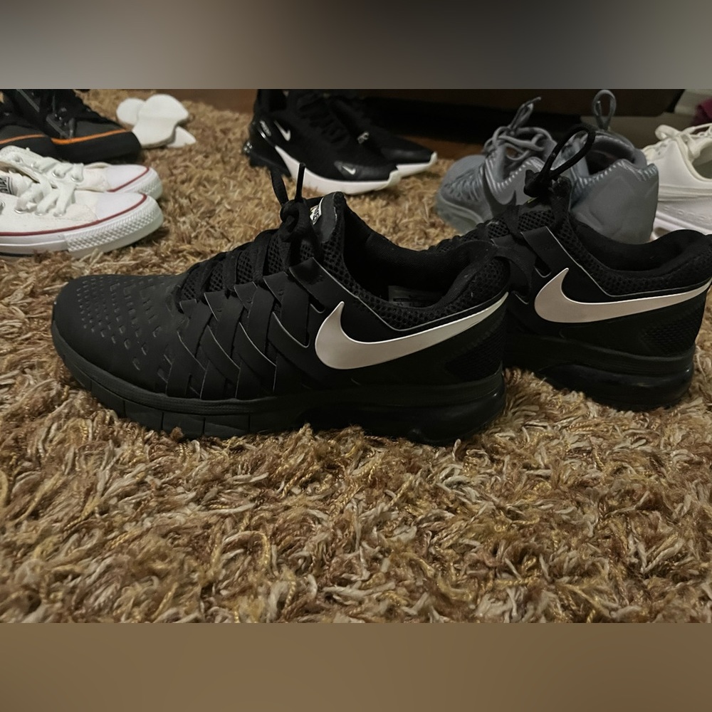 Men’s Black Nike Fingertraps Max Size 8.5